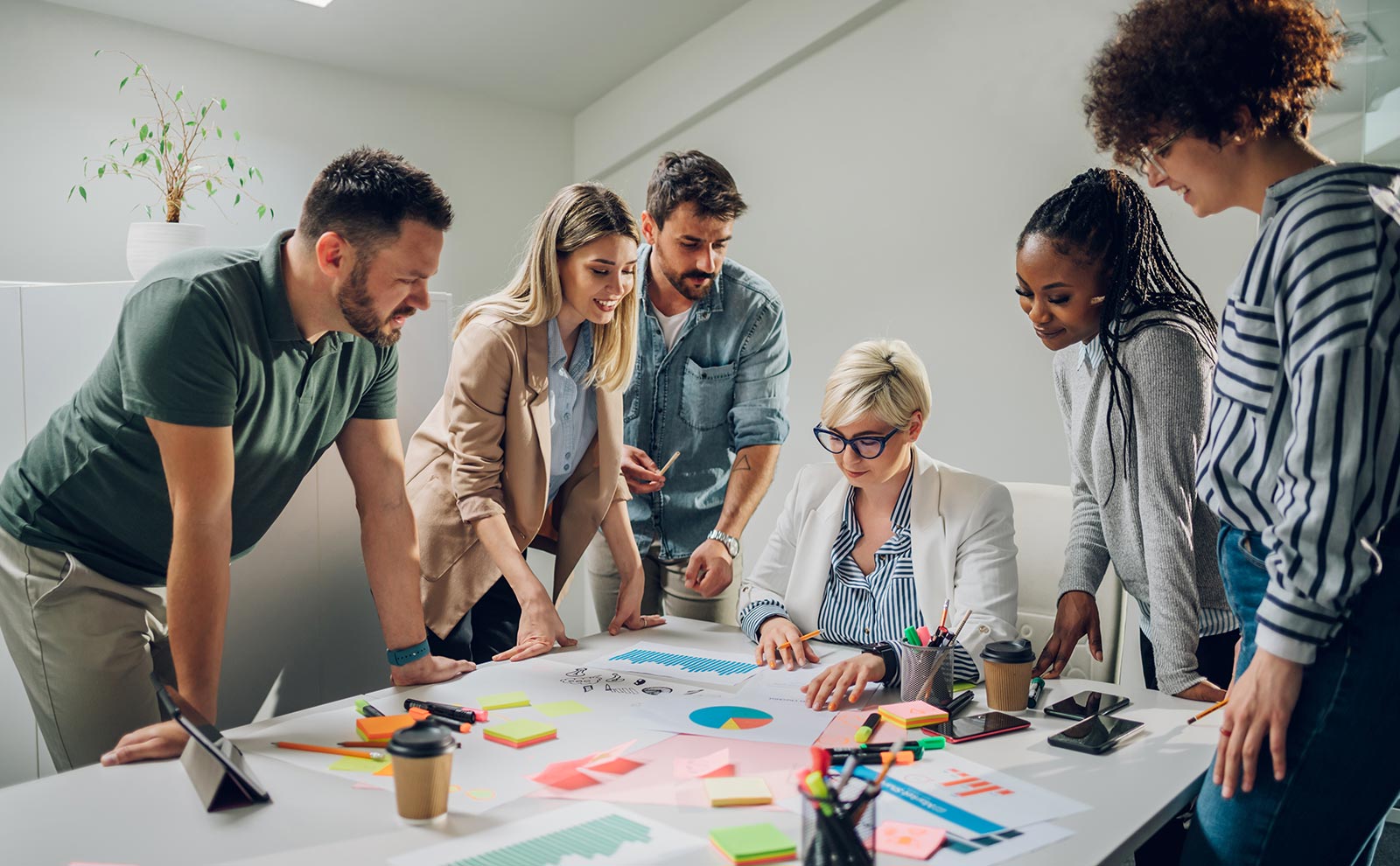 Abstract illustration representing equilibrium between work focus and team collaboration